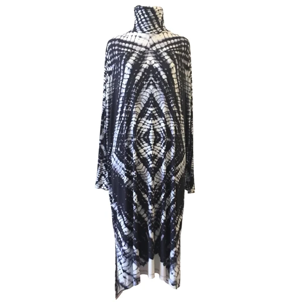 Laura Siegel T-Neck Long-Sleeved Dress